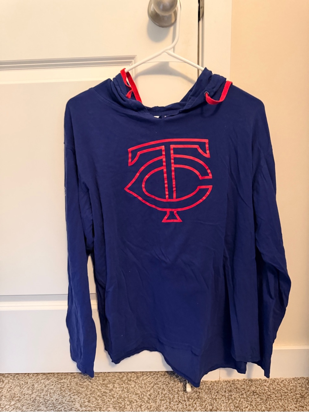 Mens MN Twins Navy Hoodie with Red Logo - Comfortable Long Sleeve Top